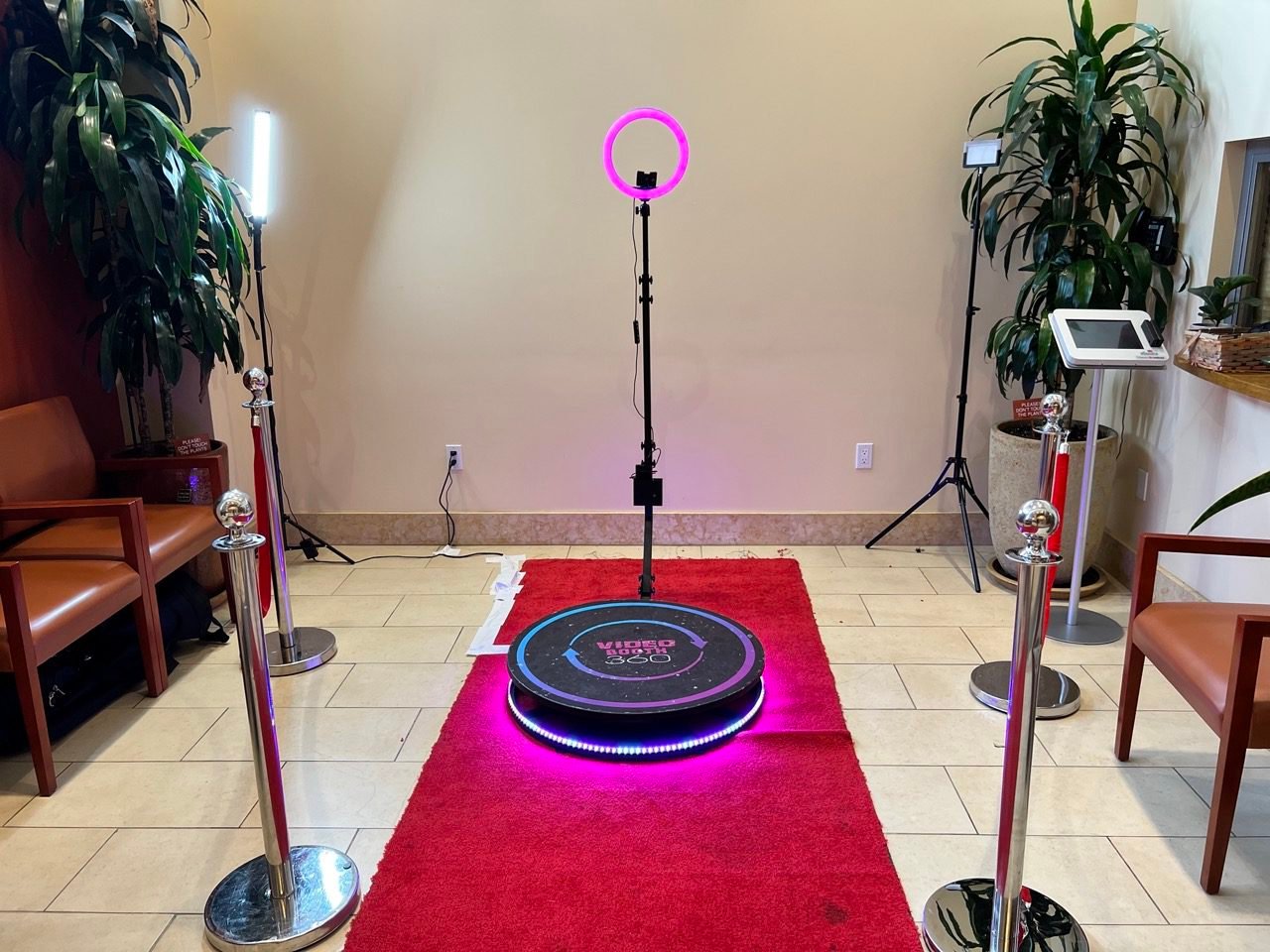 360 Photo Booth rental in Los Angeles california